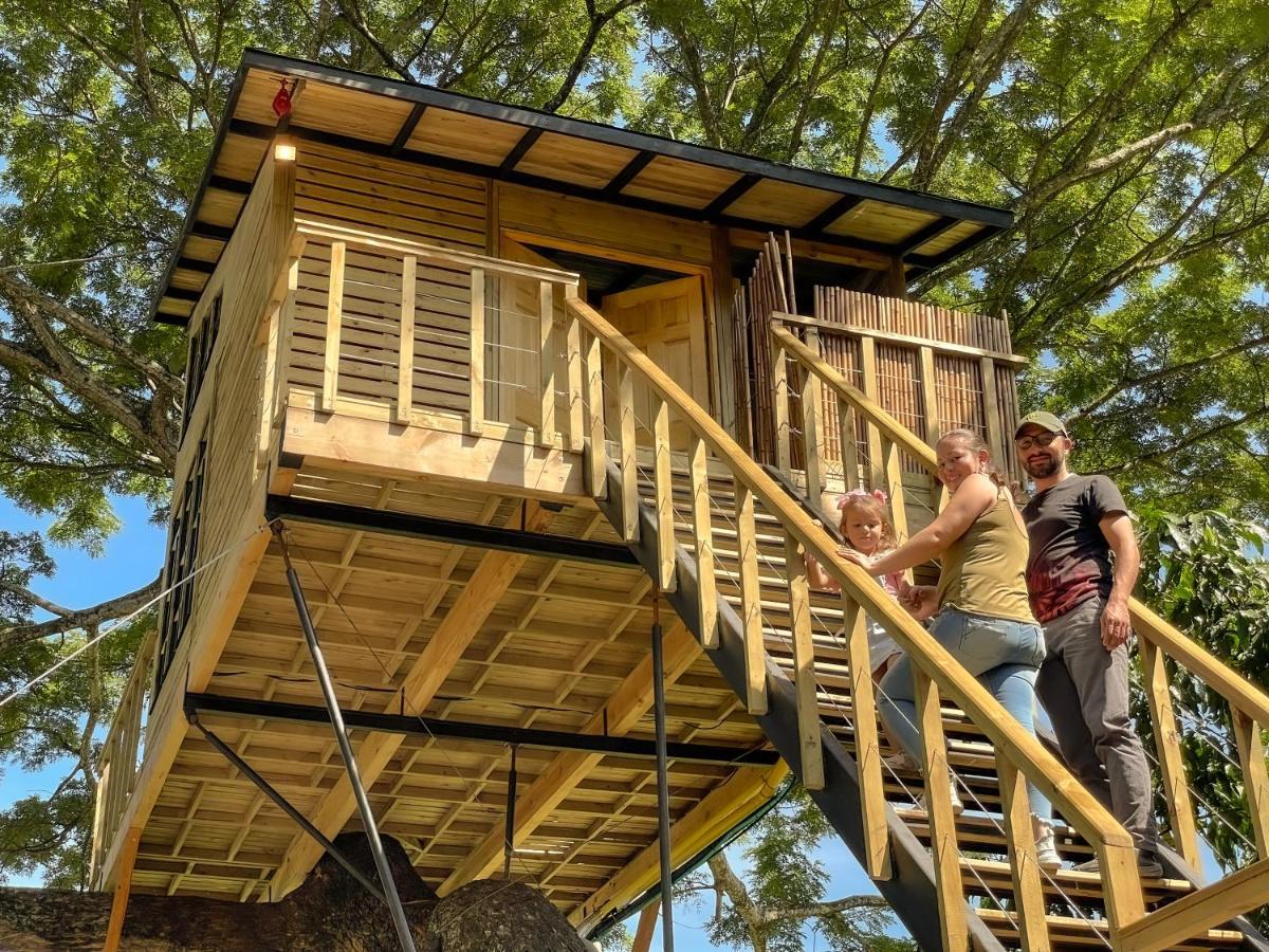 فيلا Casa En El Arbol Utica المظهر الخارجي الصورة